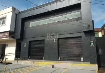 Excelente oportunidade: prédio comercial/loja, com área útil de 300 m² (230 + 70 de mezanino).&lt;br&gt;&lt;br&gt;localizado no bairro: medianeira, na av. niteroi.&lt;br&gt;&lt;br&gt;construção recent