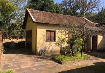 Casa com amplo terreno em ótima localização de belém novo na zona sul de porto alegre.