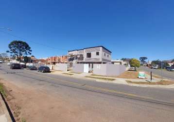 Sobrado de frente para rua em santa felicidade