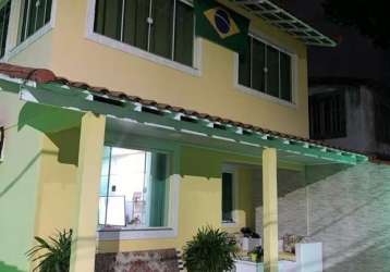 Casa em condomínio fechado com 4 quartos à venda na taquara