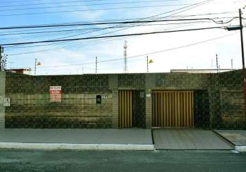 Casa na rua professor josé freitas de andrade