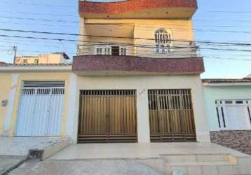 Casa com 3 pavimentos no bairro santo antônio