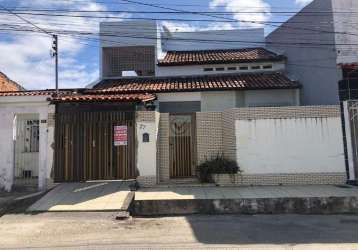 Casa duplex com 3 quartos no conjunto orlando dantas