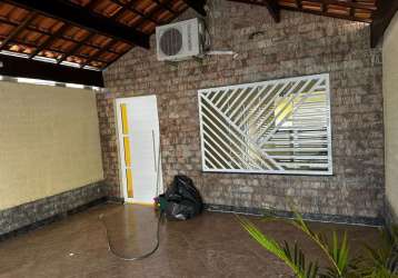 Linda casa no maracanã para venda