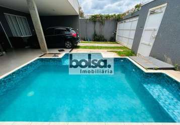 Linda casa com piscina em piratininga sp. ! !