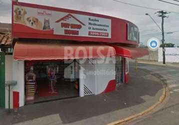 Casa com ponto comercial