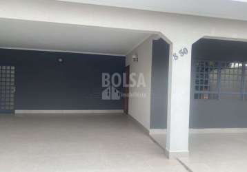 Excelente  residencia ampla, com total segurança , localização excelente