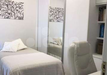 Apartamento com 117 m² de área .