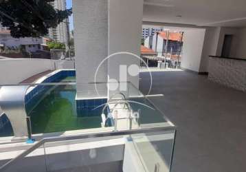 Sobrado a venda na vila alpina! com uma área generosa de 304 m², com elevador, 3 dormitorios sendo 1 suite, piscina , otimo acabamento.