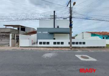 Casa em condomínio fechado com 2 quartos para alugar na rua isabel pires de oliveira, 303, forquilhas, são josé, 69 m2 por r$ 1.500