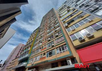 Apartamento com 2 quartos para alugar na rua felipe schmidt, 303, centro, florianópolis, 73 m2 por r$ 2.350