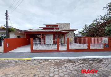 Casa com 3 quartos para alugar na osmar pedro hoffmann, 89, vendaval, biguaçu, 150 m2 por r$ 3.300