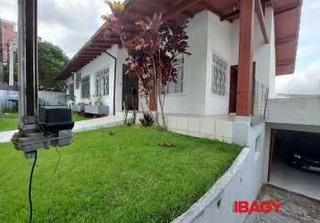 Casa com 4 quartos para alugar na servidão nemésio silva, 178, pantanal, florianópolis, 137 m2 por r$ 6.200