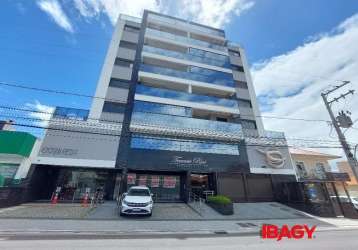 Apartamento com 2 quartos para alugar na rua domingos filomeno, 108, praia comprida, são josé, 61 m2 por r$ 3.000