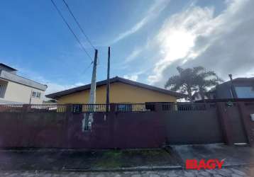 Casa com 2 quartos para alugar na joaquim manoel machado, 146, armação do pântano do sul, florianópolis, 80 m2 por r$ 4.000