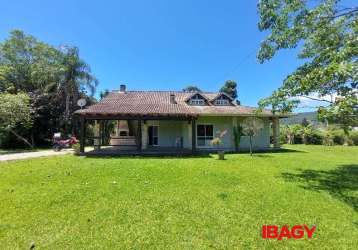 Casa com 3 quartos para alugar na rua francisco fausto martins, 820, vargem grande, florianópolis, 141 m2 por r$ 5.000