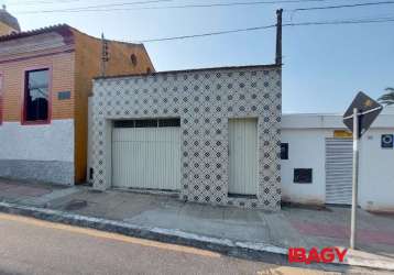 Casa com 3 quartos para alugar na rua gaspar neves, 3075, centro, são josé, 90 m2 por r$ 3.670