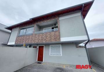 Casa com 2 quartos para alugar na rua max schlemper, 301, ponte do imaruim, palhoça, 78 m2 por r$ 2.600