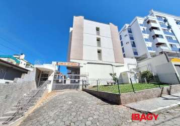 Apartamento com 2 quartos para alugar na jornalista tito de carvalho, 101, carvoeira, florianópolis, 61 m2 por r$ 2.950