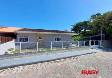 Casa com 3 quartos para alugar na osmar vidal de andrade, 25, fazenda santo antônio, são josé, 365 m2 por r$ 7.000