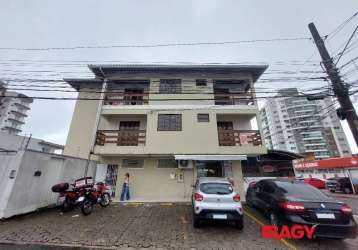 Apartamento com 3 quartos para alugar na rua fúlvio vieira da rosa, 240, barreiros, são josé, 99 m2 por r$ 3.200