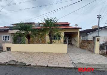 Casa com 4 quartos para alugar na rua antônio carlos, 65, bela vista, são josé, 180 m2 por r$ 3.850