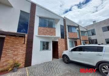 Casa com 2 quartos para alugar na servidão arnaldo alegre, 30, campeche, florianópolis, 51 m2 por r$ 4.500