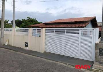 Casa com 3 quartos para alugar na servidão manoel laureano dos santos, 391, ingleses, florianópolis, 180 m2 por r$ 6.500