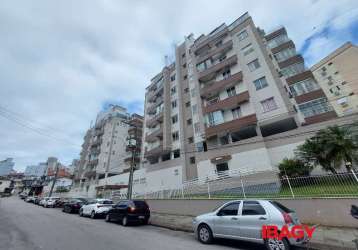 Apartamento com 2 quartos para alugar na rua kurt rantour, 402, capoeiras, florianópolis, 63 m2 por r$ 2.000