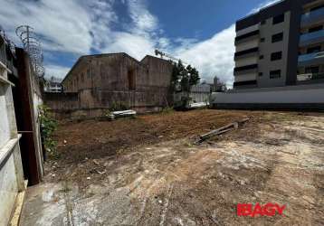 Terreno comercial para alugar na rua professor simão josé hess, 54, trindade, florianópolis, 840 m2 por r$ 5.000