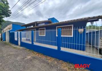 Casa com 3 quartos para alugar na servidão azaléia azul, 455, são joão do rio vermelho, florianópolis, 120 m2 por r$ 4.500