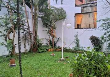 Casa à venda no bairro trindade em florianópolis