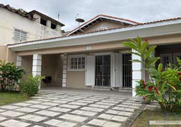 Casa com 3 dormitórios no itaguá.