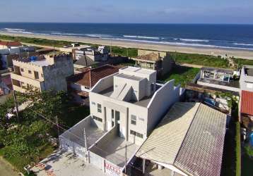 Sobrado novo frente mar em guaratuba