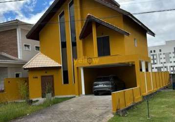 Casa em condomínio fechado em arujá - 300m², 3 dormitórios, 1 suíte, 3 banheiros - venda por r$2.200.000 e locação por r$10.000