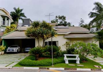 Casa de luxo em arujá: 3 dormitórios em condomínio hills iii