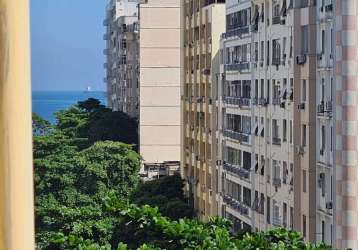 Apartamento conjugado amplo com vaga em copacabana