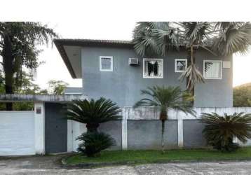 Casa duplex com 5 suites em vargem grande