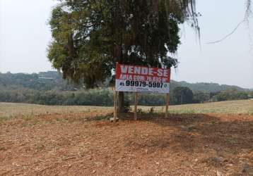 Terreno agrícola em campo magro