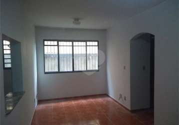 Apartamento com 2 dormitórios.