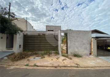 Casa térrea na vila são josé.