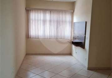 Apartamento no condomínio monte verde.