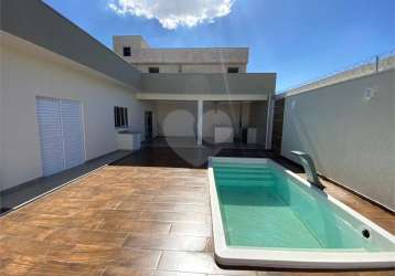 Casa térrea  com piscina para venda no residencial arcoville