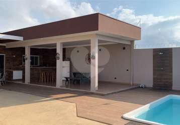 Casa térrea  com piscina para venda no residencial arcoville