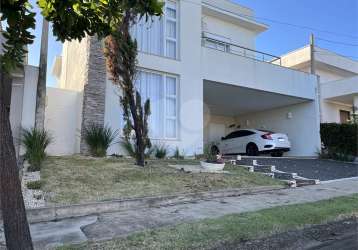 Casa com piscina a venda no condomínio quebec- são carlos