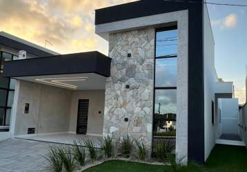 Linda casa de condomínio com 120m³ com 3 quartos