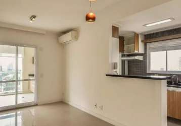 Apartamento no 8º andar com 2 dormitórios e 1 garagem