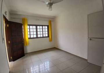 Casa comercial 3 dormitórios fl48