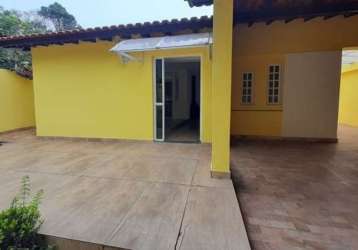 Linda casa térrea em condomínio, reformada, 3 suites, 5 wc, 6 vagas e churrasqueira - fl22