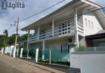 Casa alto padrão em centro, rodeio/sc